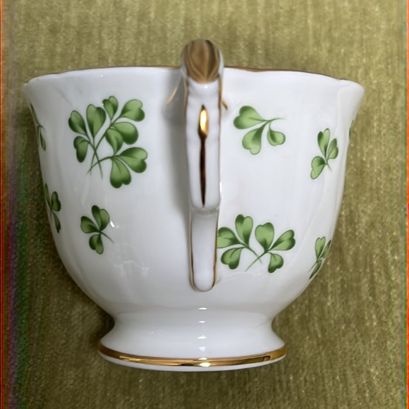 Vintage Aynsley Shamrock Footed Cup & Saucer Crocus Coupe Shape #159 England - Picture 6 of 16